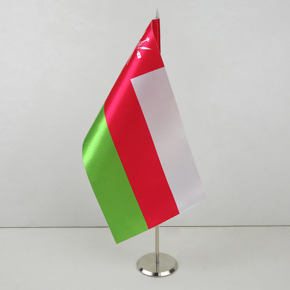 Флажок Омана на металической подставке